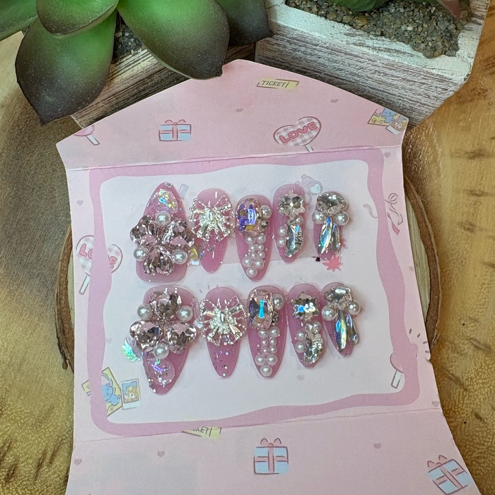 Sparkling Pink Press On Nails 💅